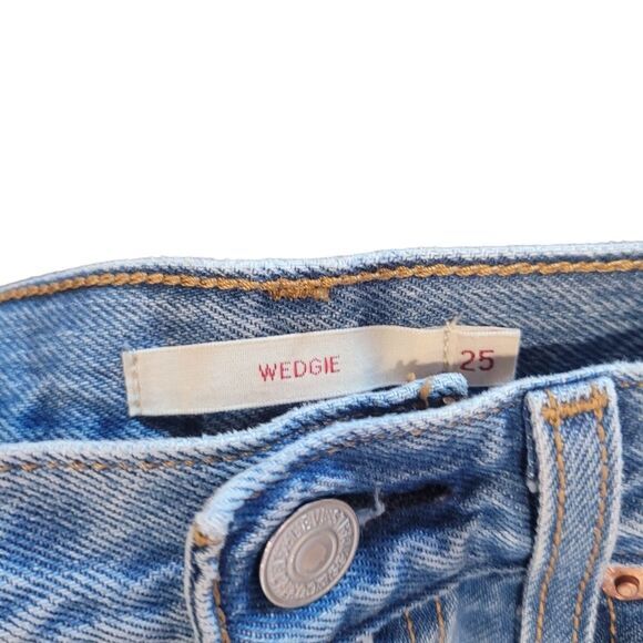 Levi Wedgie High Waist Distressed Ankle Jeans Size 25 - Picture 3 of 9